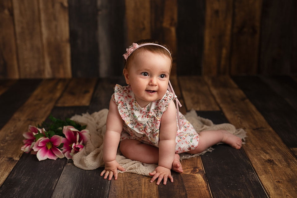 servizio bambini - bimba con abito a fiorellini - evidenza