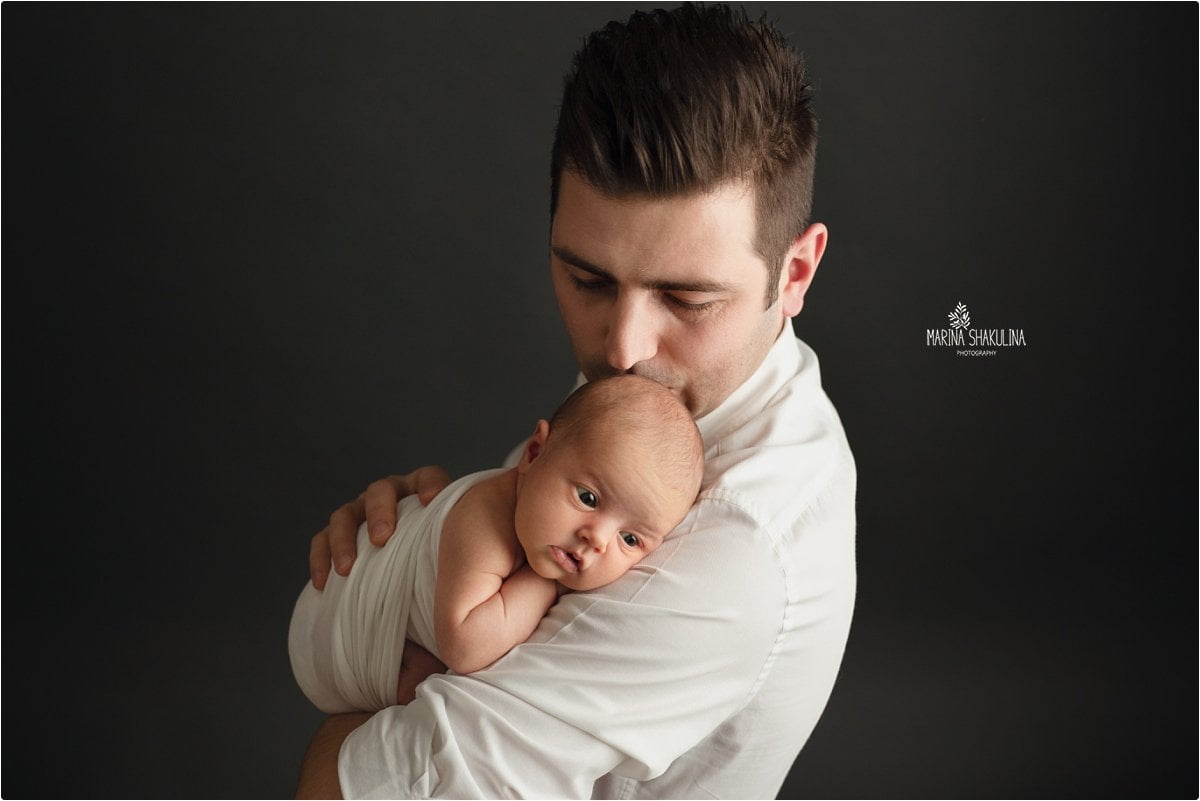 papà con neonata