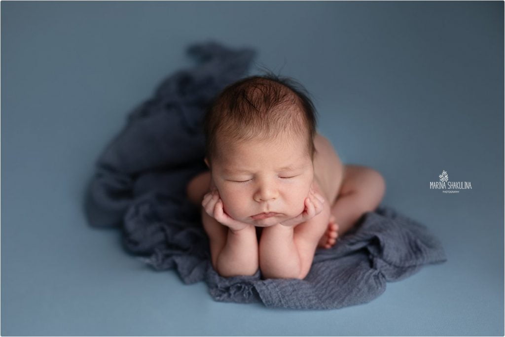 posa composita in blu - fronte