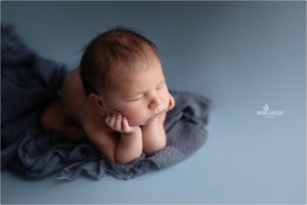 posa composita in blu